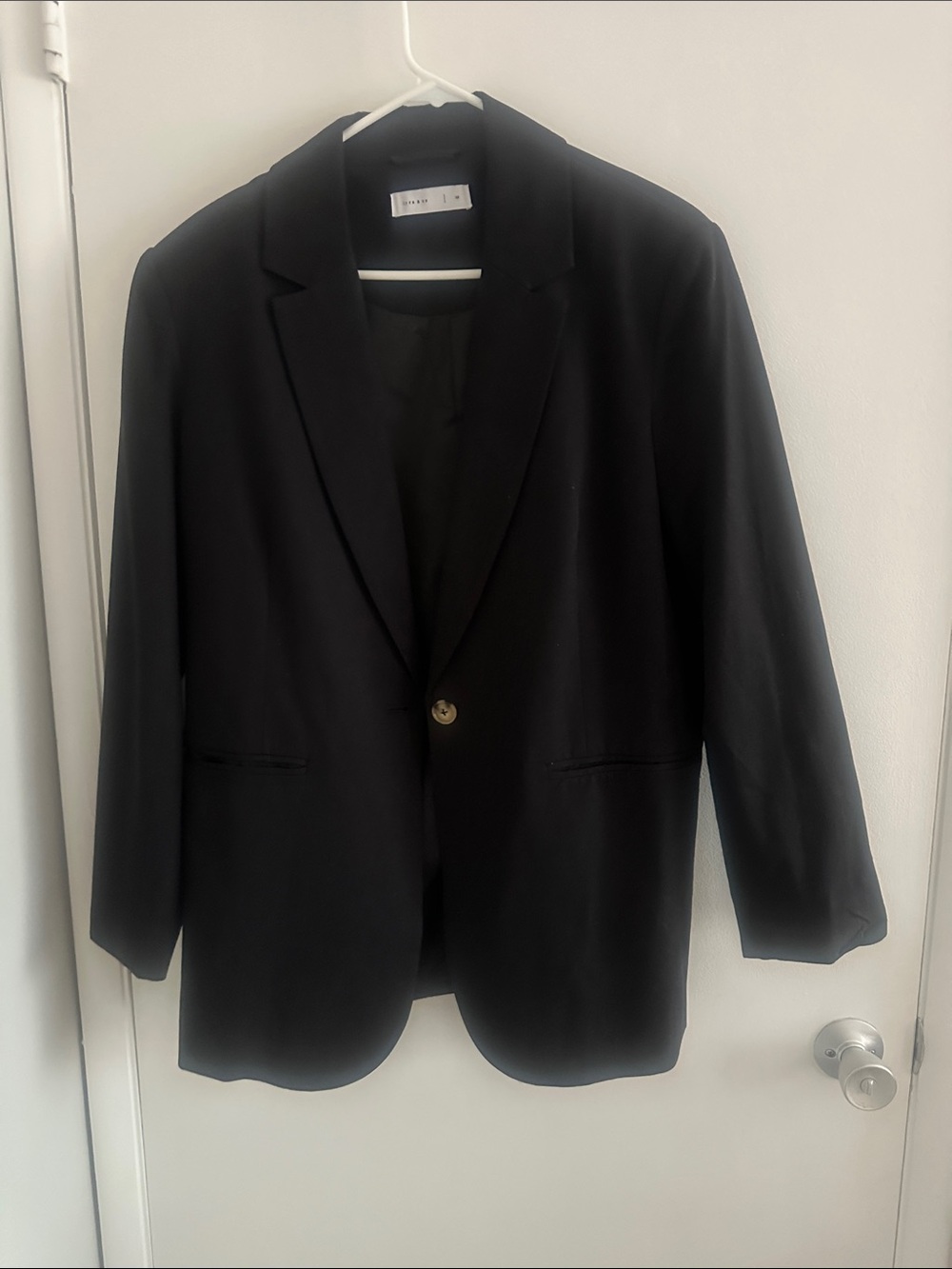 Women's Black Single-Button Blazer - Classic Tailored Jacket